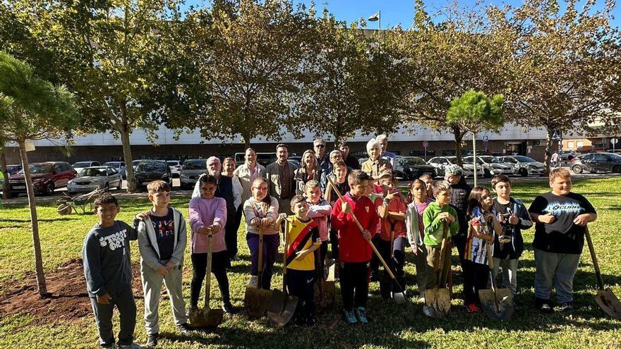 Alcalá de Guadaíra da inicio a su Plan de Reforestación con la plantación simbólica de árboles en Rabesa