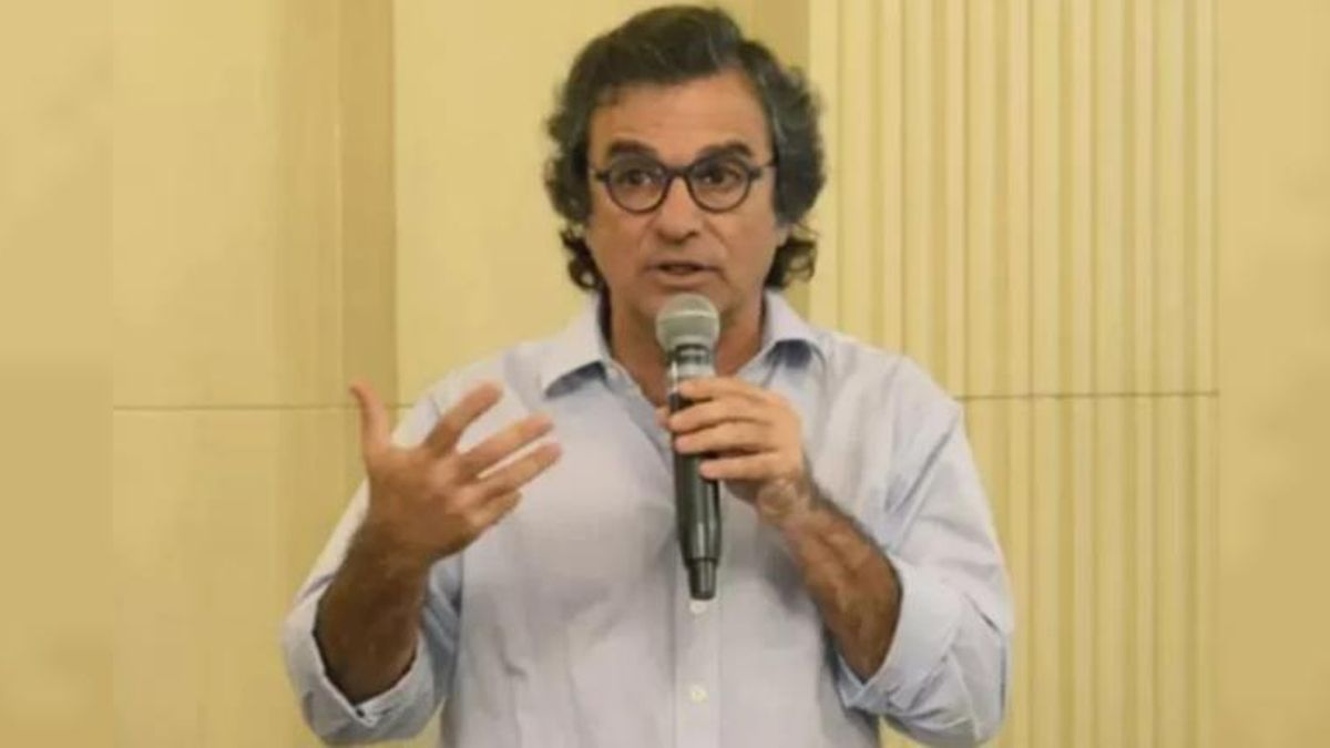 Renunció el secretario de Infraestructura, Carlos Frugoni, que no había declarado siete departamentos en Miami