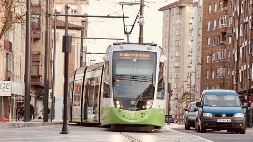 El tranvía de Vitoria acumula 22 millones de déficit entre los años 2018 y 2021