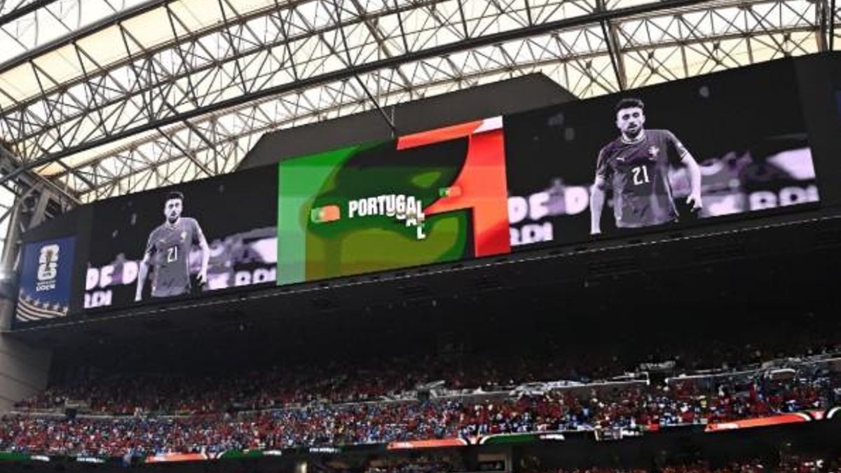 El homenaje a Diogo Jota en las pantallas del estadio de Houston durante el partido entre Portugal y la RD Congo.