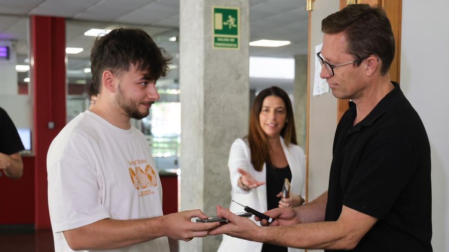 La Generalitat Valenciana blindará los exámenes de la PAU con detectores para localizar móviles y dispositivos electrónicos