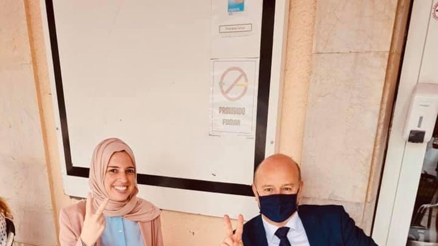 Wadia, la activista a la que insultaron por llevar hiyab y ganó en los tribunales: "Están acostumbrados a la impunidad y lo que hay que hacer es denunciar"