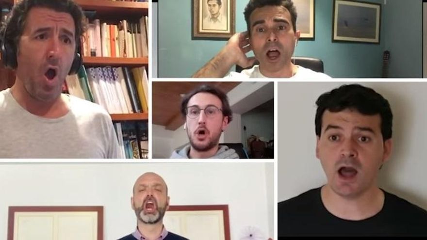 Cantores del 'Misteri d'Elx'.