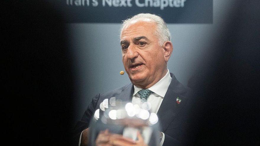 El heredero de la vieja monarquía absolutista de Irán toma posiciones