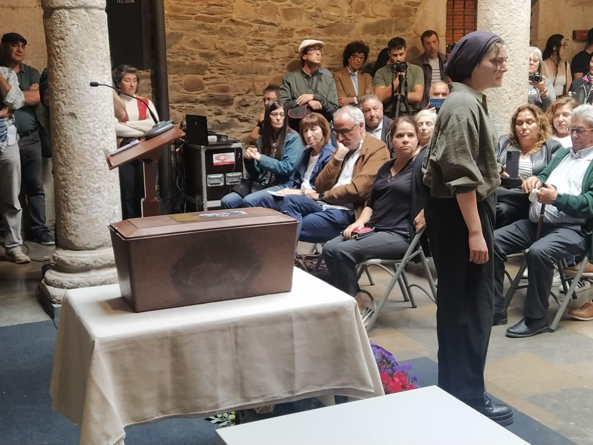 Recreación de Alida González, pareja de Girón