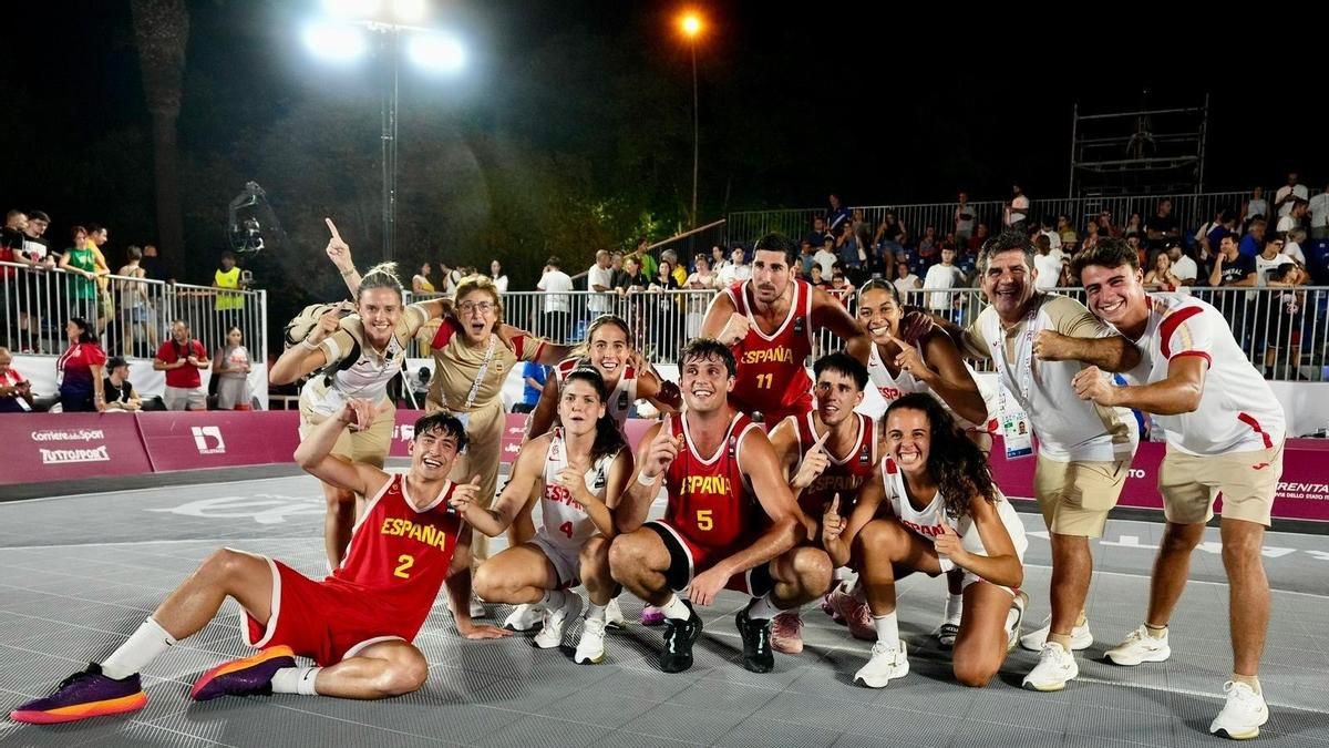 Las selecciones femenina y masculina de baloncesto 3x3 en los Juegos Mediterráneos de Taranto.