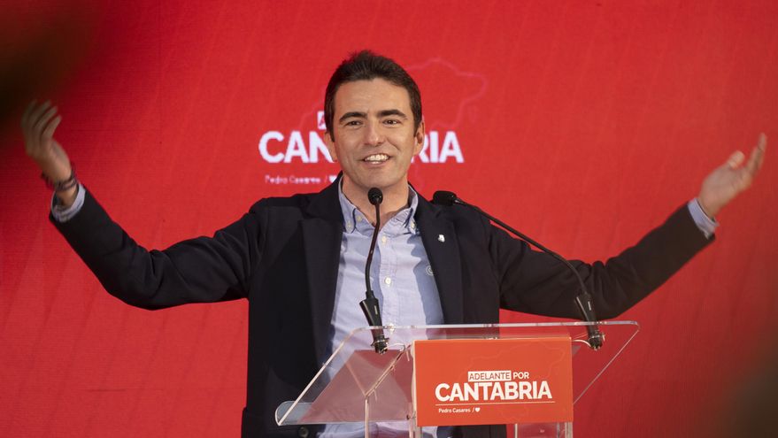Pedro Casares: toda una vida en la política esperando a que llegara su momento para ponerse al frente del PSOE de Cantabria
