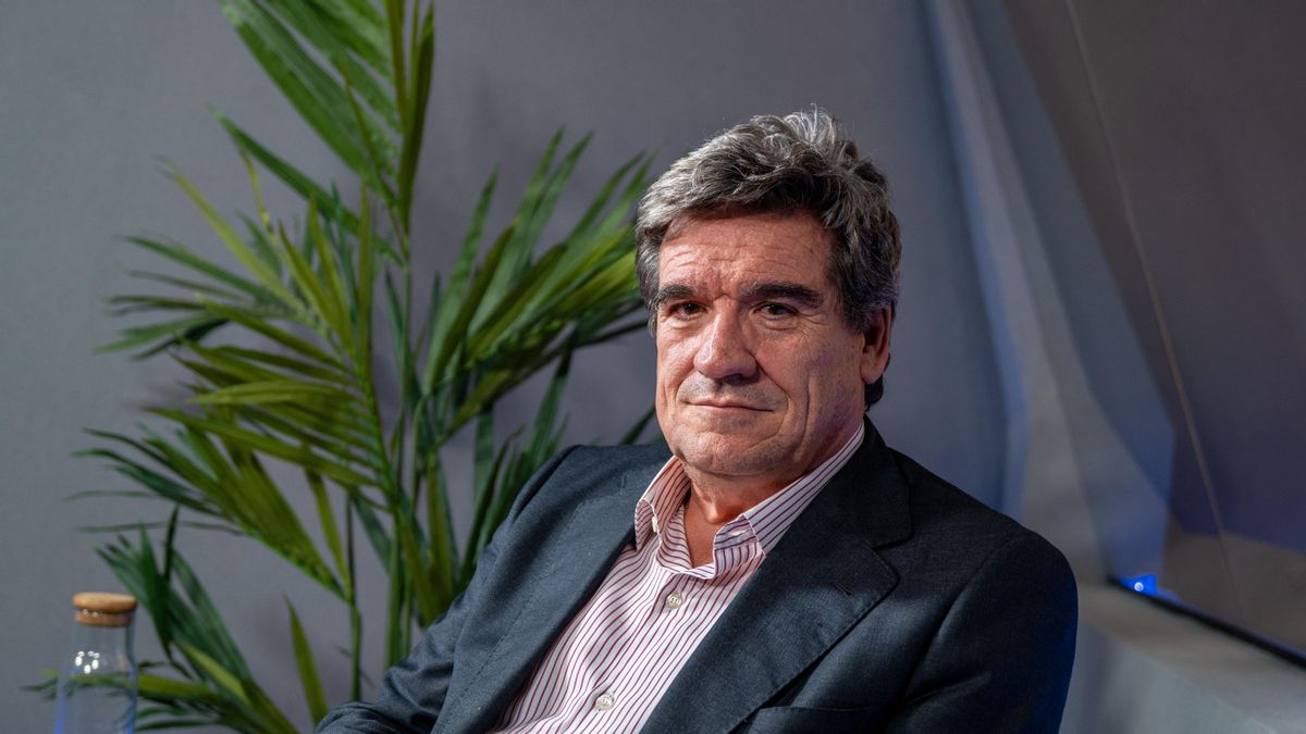 José Luis Escrivá: "Los bancos centrales tienen un déficit de legitimidad democrática"