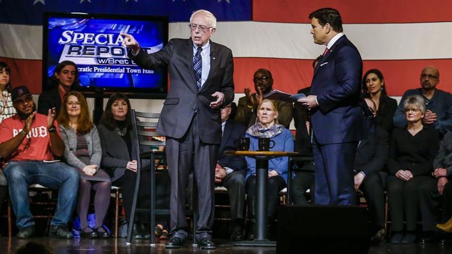 Sanders y Clinton se comprometen a no deportar niños y se desmarcan de Obama