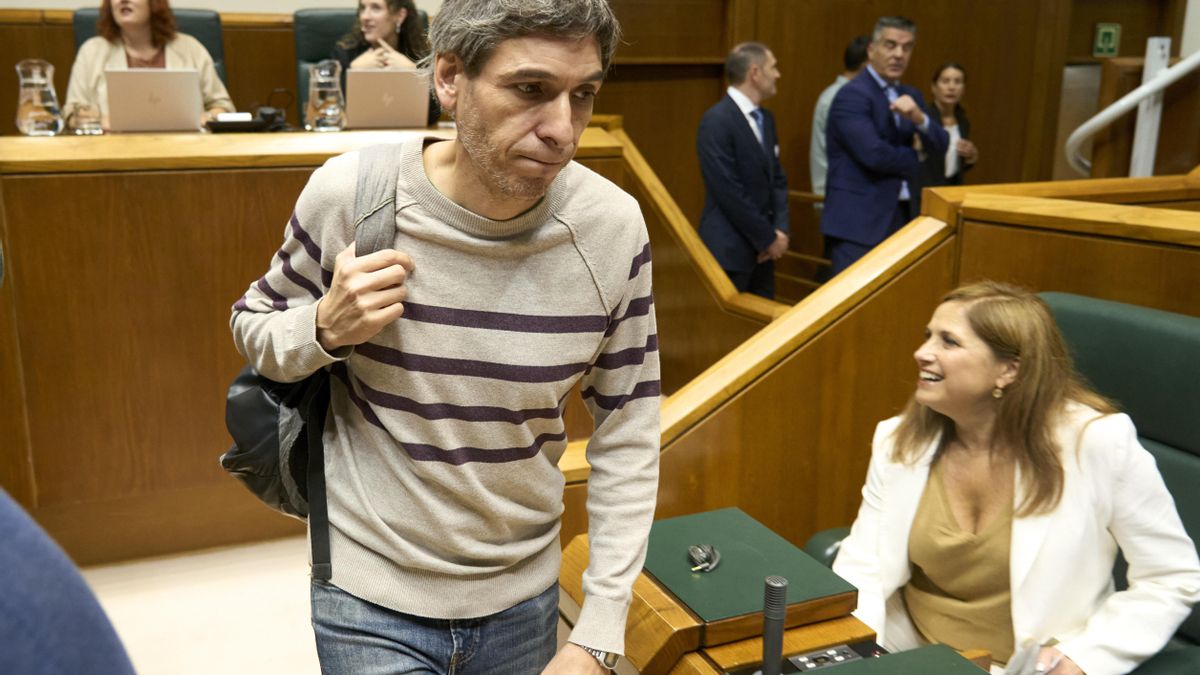 Sumar se ve cada vez más alejada del Gobierno de Pradales, "lleno de autobombo y vacío de autocrítica"