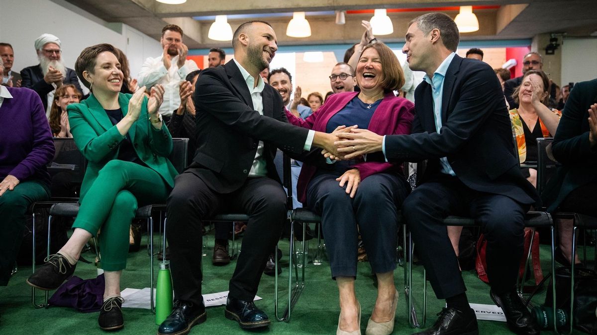 Zack Polanski celebra su victoria como líder del Partido Verde el 2 de septiembre, en Londres.