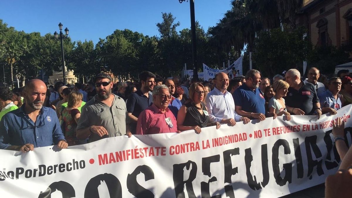 Miles de personas se manifiestan en toda Andalucía a favor de los derechos de las personas refugiadas