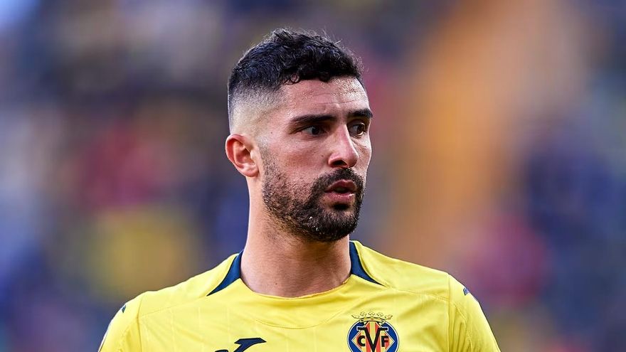 Álvaro González, veteranía para la zaga blanquiazul