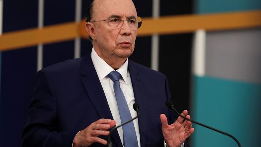 Candidatos rechazan el radicalismo en un debate tras el ataque al ultraderechista