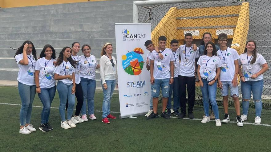 Alumnado del Tablero I en la competición CanSat