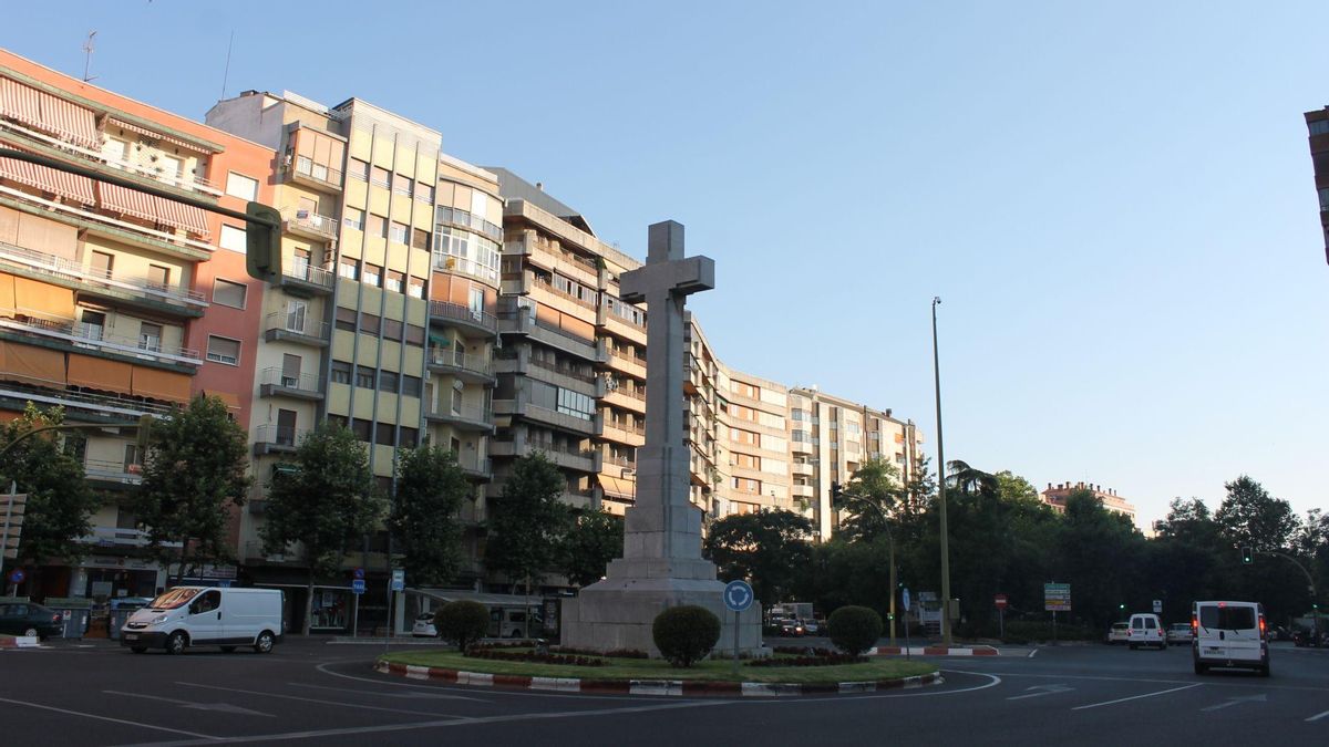 El Ayuntamiento de Cáceres recurre ante el Ministerio para frenar la retirada de la Cruz de los Caídos