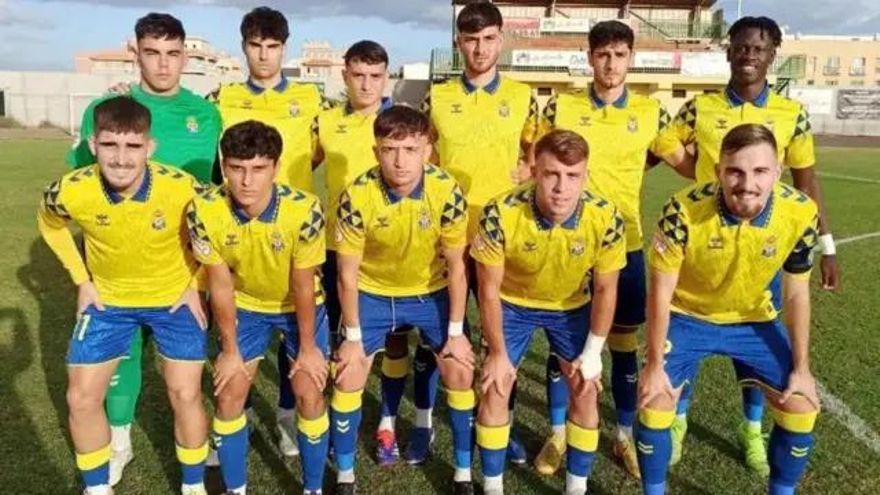 Las Palmas Atlético se marcha líder al parón navideño, pero con un partido más
