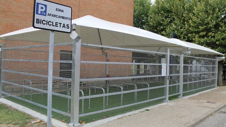 Aparcamiento cerrado bicicletas