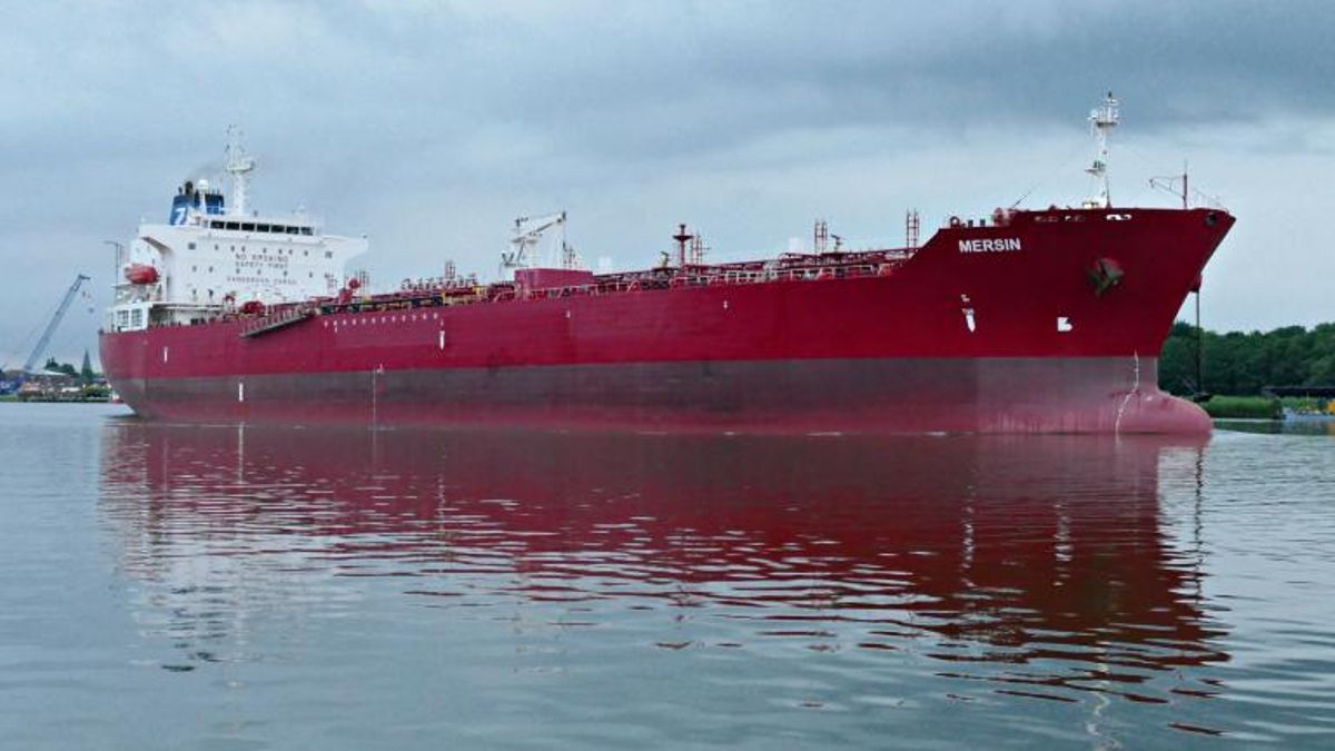 Senegal trata de estabilizar el petrolero con 39.000 toneladas de crudo ruso para evitar el riesgo medioambiental