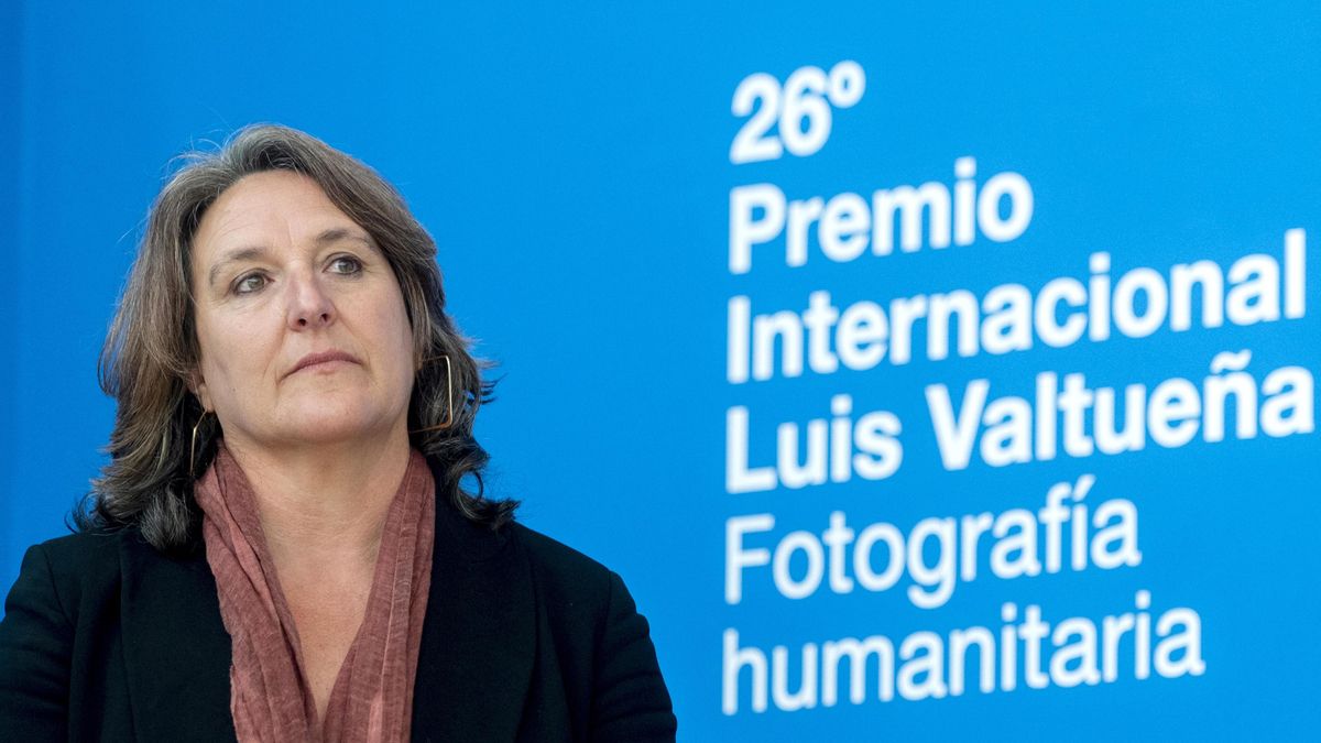 La fotógrafa María Clauss durante la ceremonia de entrega del 26 Premio Internacional de Fotografía Humanitaria Luis Valtueña.