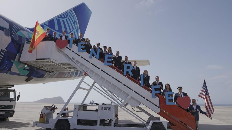 Recepción del vuelo inaugural Nueva York-Tenerife Sur