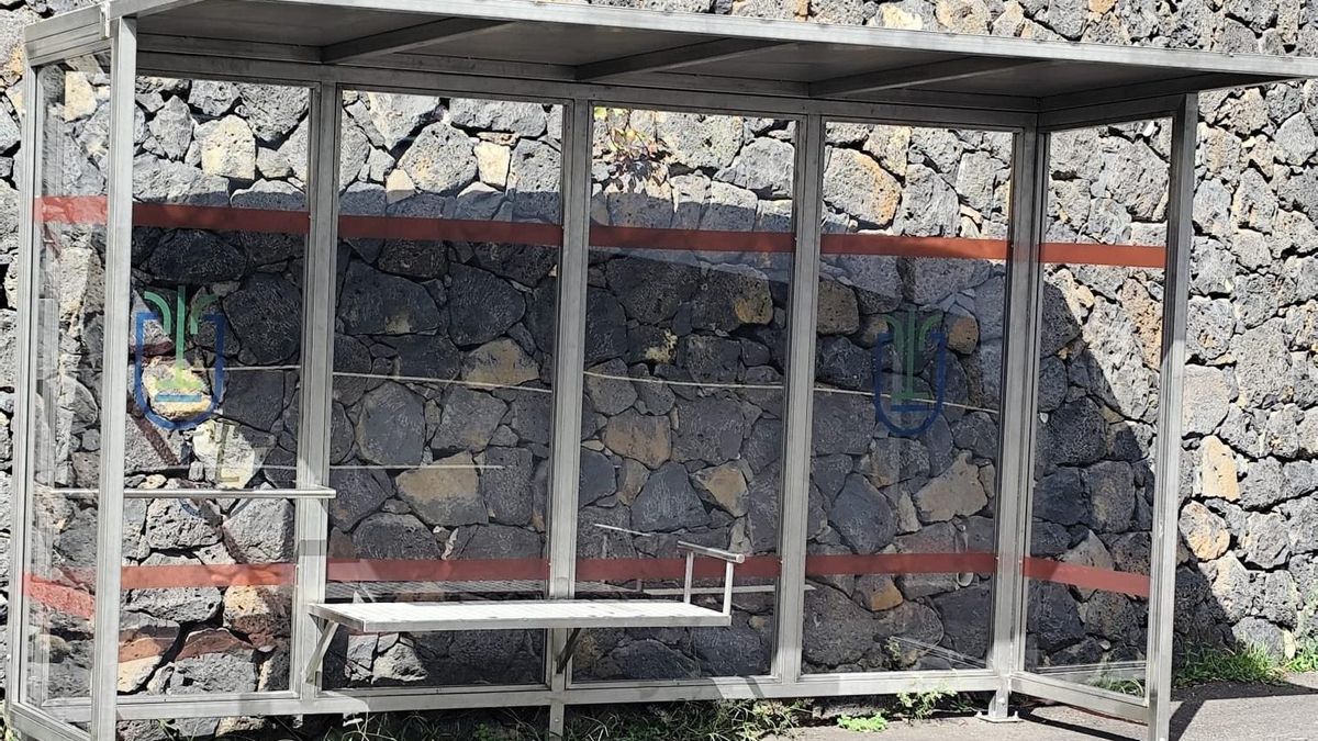 El Cabildo concluye la instalación de diez nuevas marquesinas urbanas en cinco municipios de La Palma