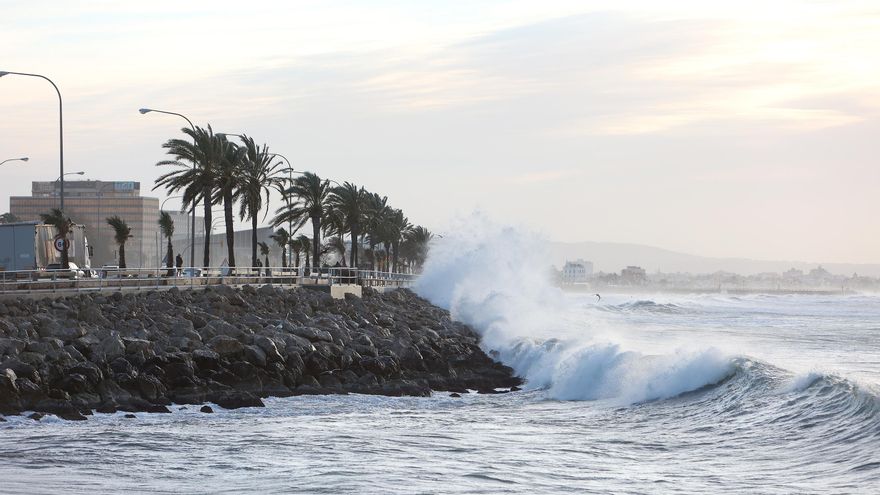 Activen l'alerta groga per tempestes, pluges, fort vent i fenòmens costaners a tot Balears