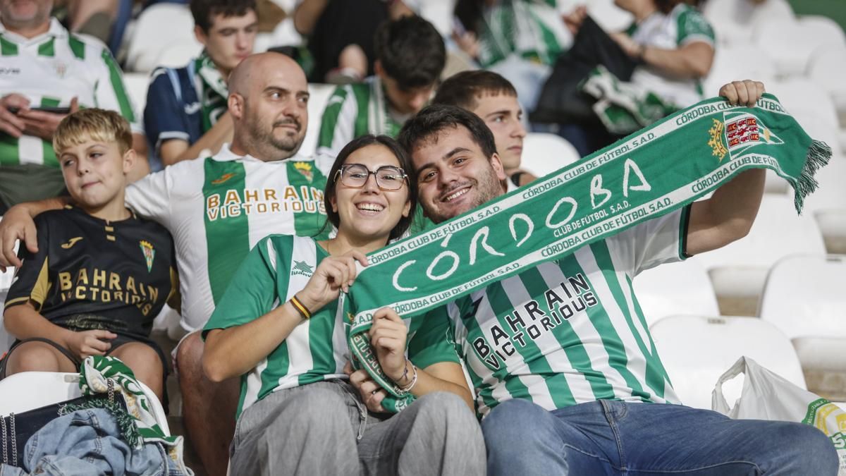 Grada Blanquiverde del Córdoba CF - CD Tenerife