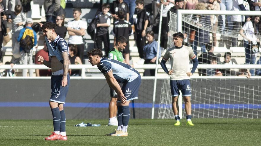 Del todo a la nada: el Córdoba CF firma el peor tramo de su historia en Segunda División