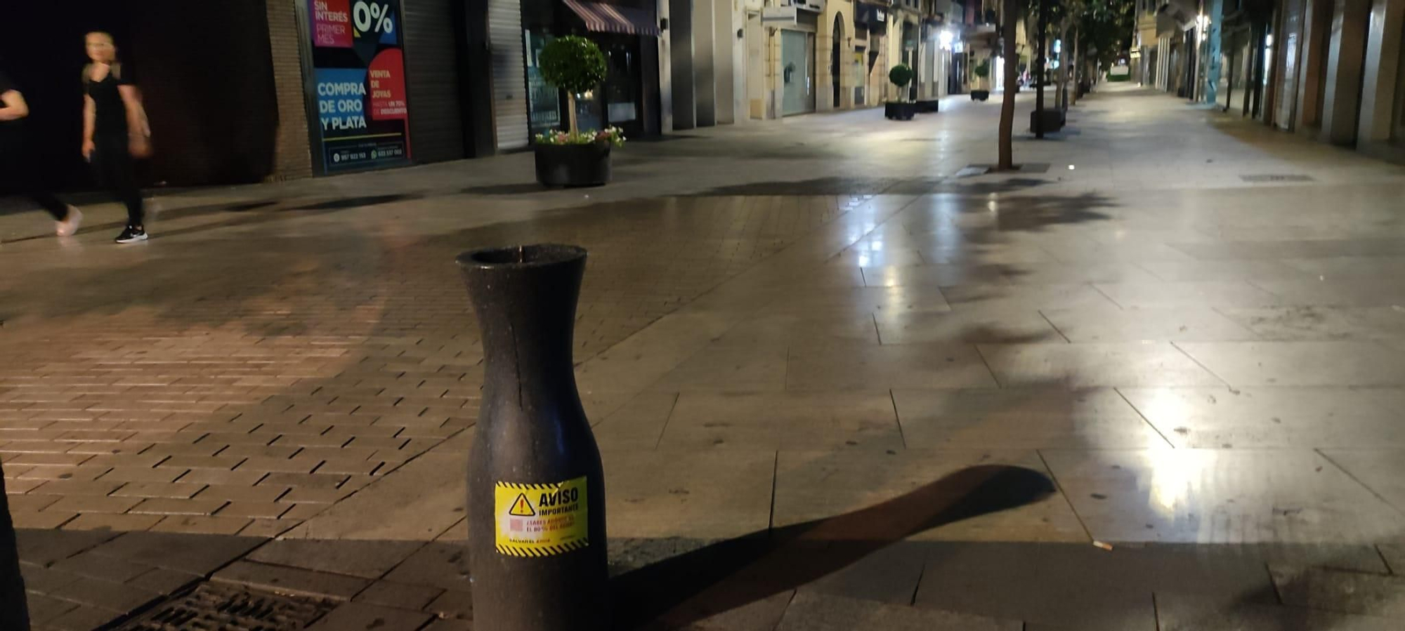 Greenpeace inunda las fuentes de Córdoba con mensajes de advertencia por el regadío intensivo