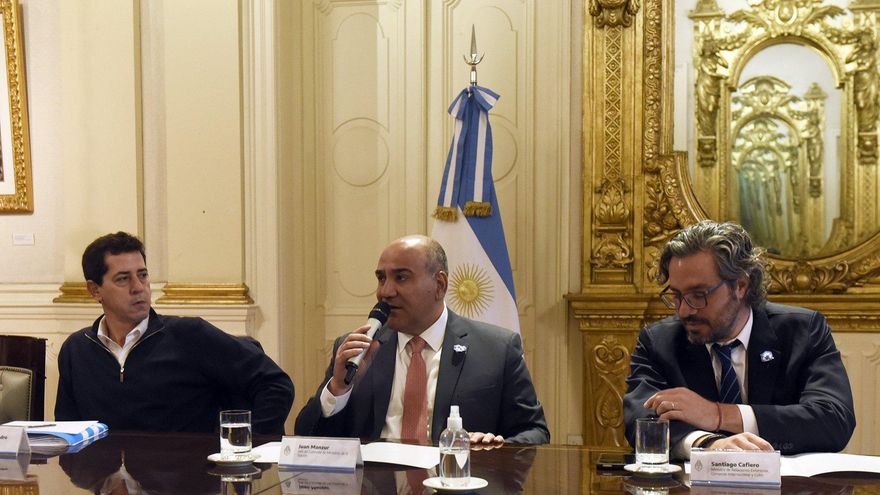 "La inflación viene en descenso, pero tenemos que redoblar los esfuerzos", admitió Manzur tras la nueva reunión de Gabinete