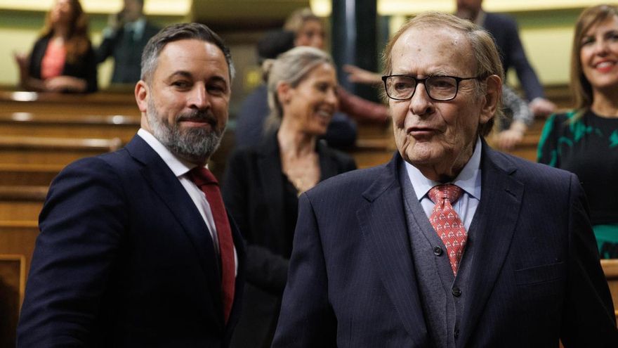 Santiago Abascal y Ramón Tamames en la segunda jornada de debate de la moción de censura de Vox.