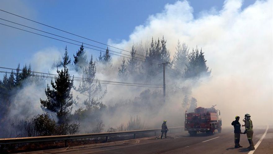 Reportan 71 incendios entre las regiones chilenas de Valparaíso y La Araucanía