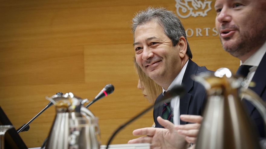 Vicente Barrera presume de eliminar ayudas a las fundaciones de Fuster, Estellés y a la promoción de autores valencianos