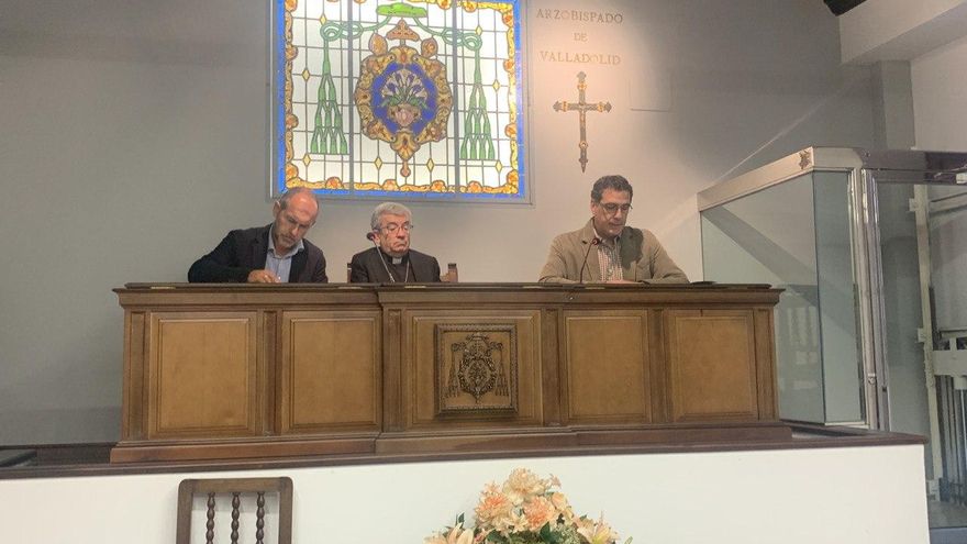 El arzobispo de Valladolid pide "no juzgar con la mentalidad de hoy" los abusos sexuales cometidos "hace 40 años"
