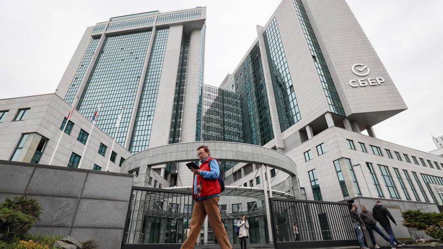 La economía rusa se contrae un 3 % en abril EFE/EPA/YURI KOCHETKOV/Archivo