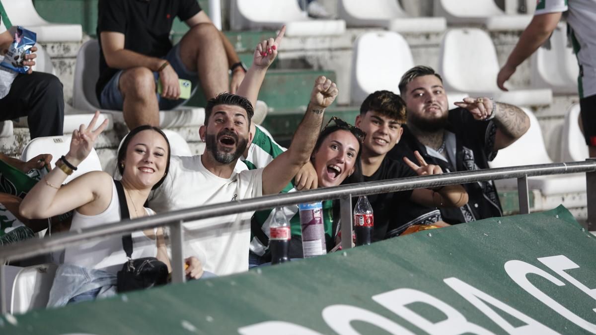 Grada Blanquiverde del Córdoba CF - Cultural Leonesa
