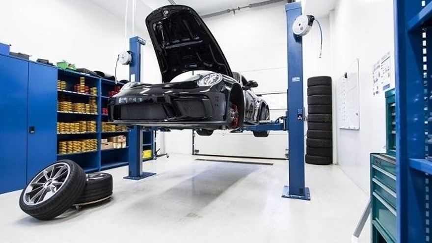 La multinacional automovilística Tenneco plantea el despido de 70 trabajadores en su fábrica de Barcelona