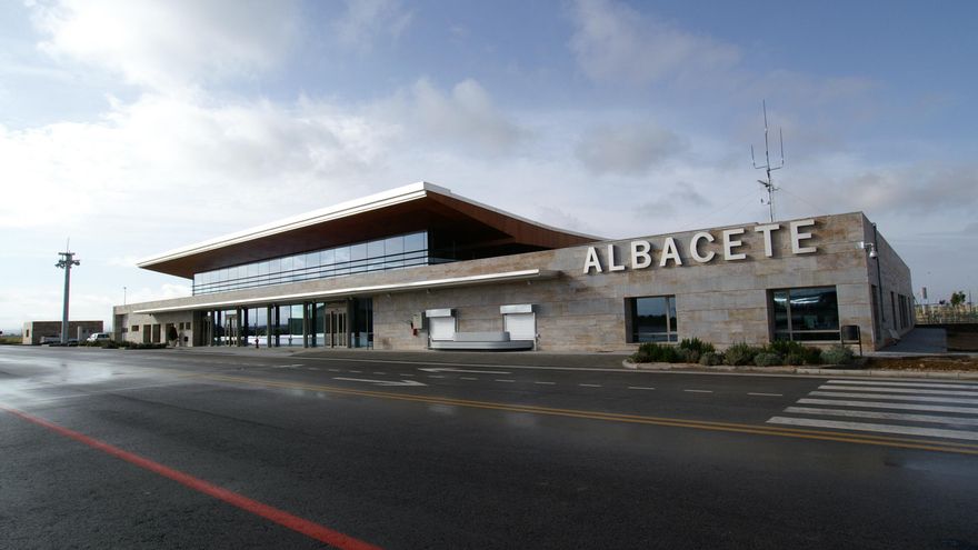 El aeropuerto de Albacete recibirá nueve millones de euros para actuaciones de mejora