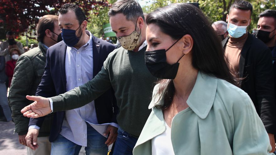 El presidente de Vox, Santiago Abascal y la candidata de Vox a la Presidencia de la Comunidad de Madrid, Rocío Monasterio