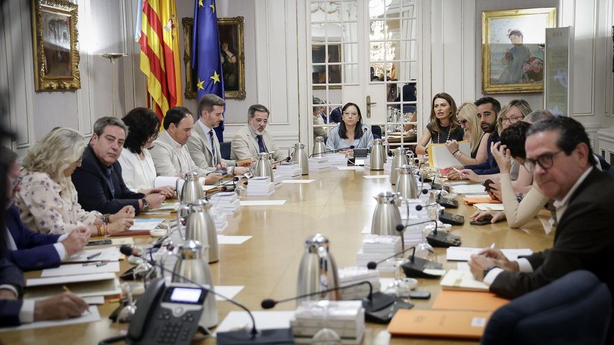 Compromís devuelve 66.000 euros a las Corts mientras el PP alega para no reintegrar los 83.000 que le reclaman