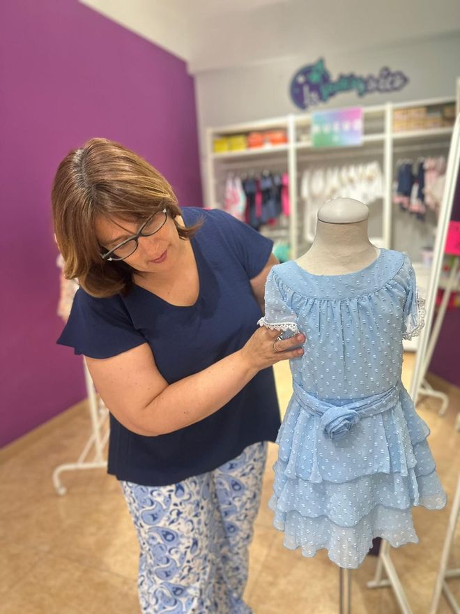 Fayna Hernández en su tienda 'Los sueños de Ico'