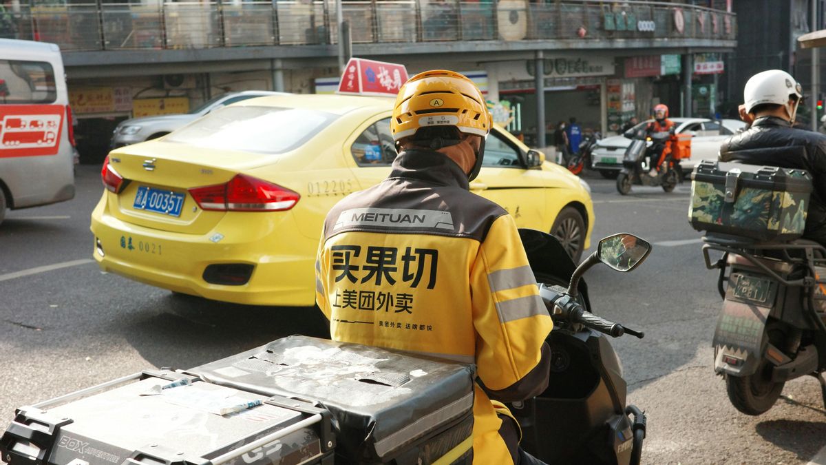 Se dedica a repartir comida a domicilio, pero ha ganado uno de los premios literarios más prestigiosos de China gracias a su colección de poemas