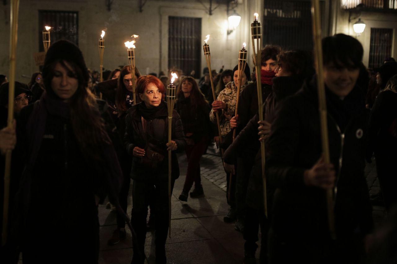 Las mujeres arrancan las movilizaciones del 8 de marzo de madrugada en Madrid.