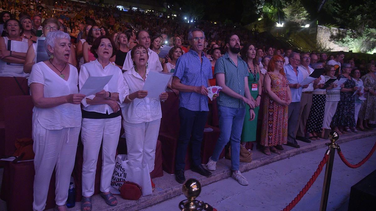 Homenaje a Manolo Sanlúcar en el inicio del Festival de la Guitarra