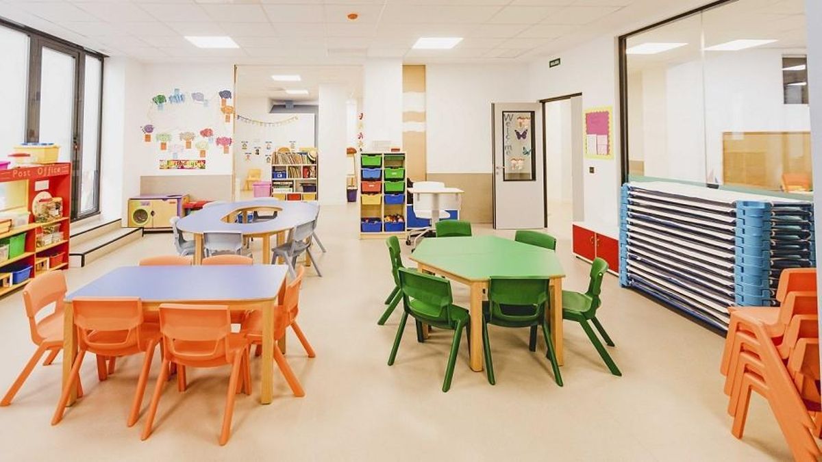 Famílies pel Valencià acusa a la conselleria de "degradar" la educación por congelar la segunda unidad en valenciano