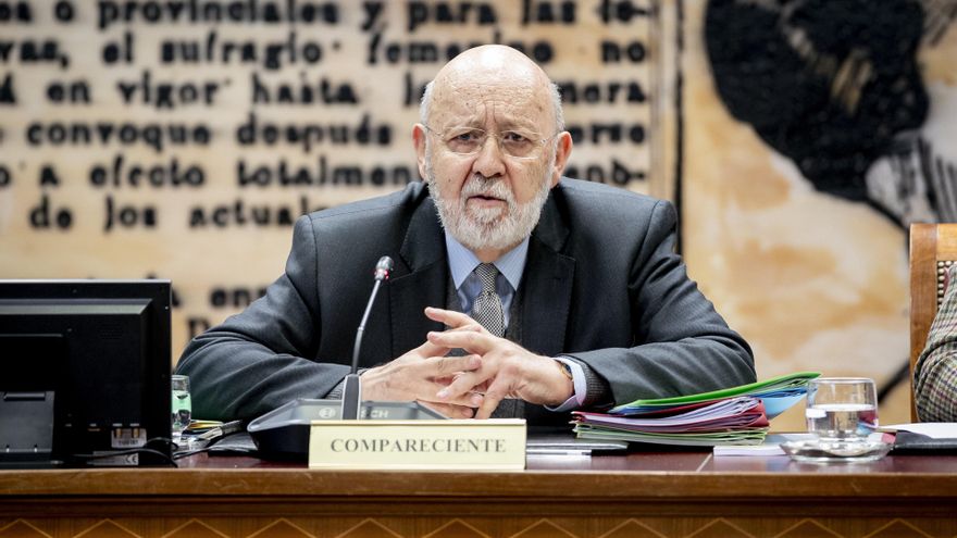 El Presidente del Centro de Investigaciones Sociológicas (CIS), José Félix Tezanos Tortajada, comparece ante la Comisión de Investigación sobre la gestión del CIS, en el Senado, a 9 de diciembre de 2025, en Madrid (España).
