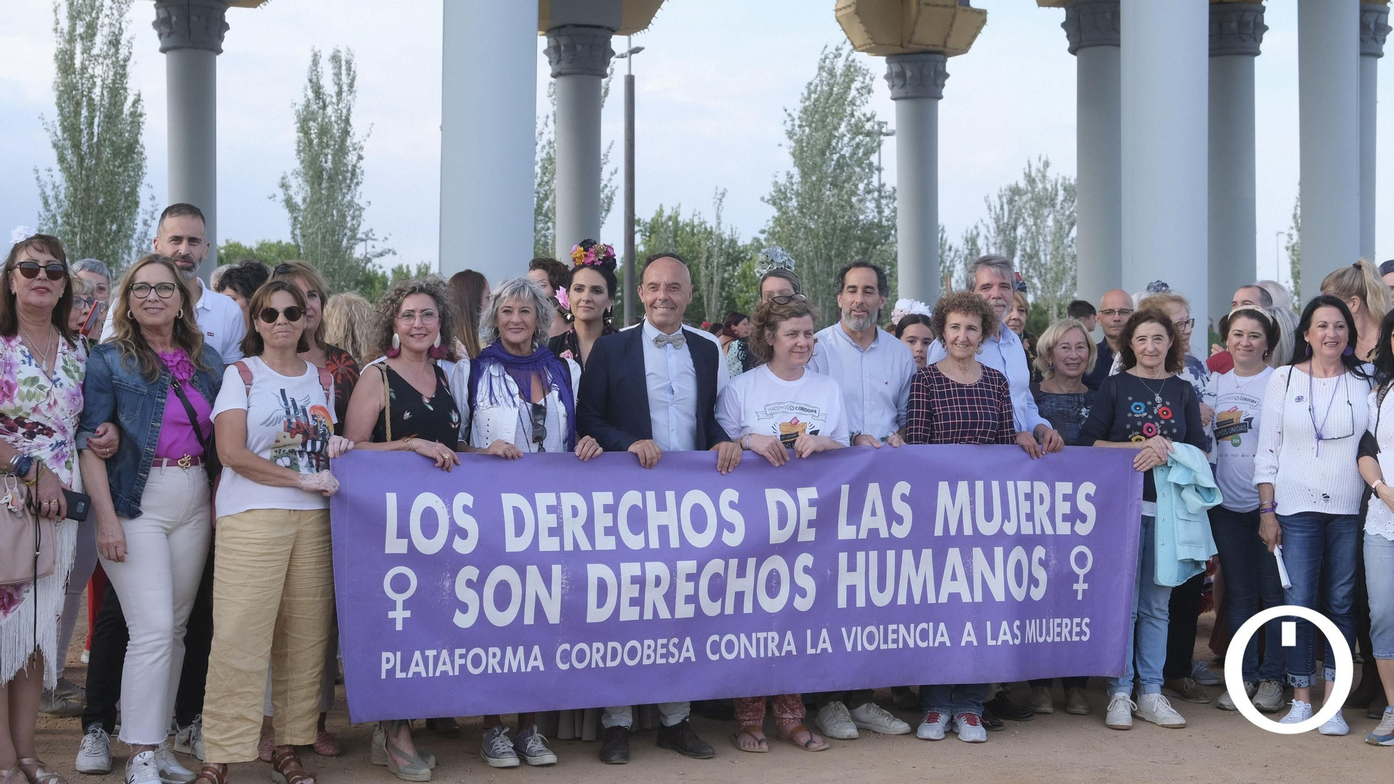 Concentración feminista en la feria de Córdoba.