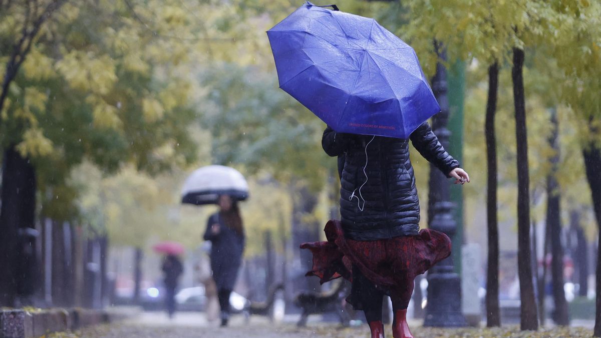 Máximas por debajo de 30 grados y chubascos aislados en la Sierra: el tiempo de este miércoles en Madrid
