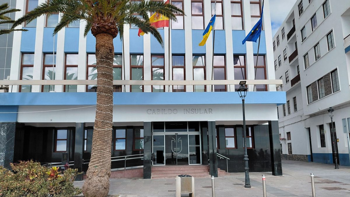 El Cabildo destina 875.000 euros a las becas al estudio del curso 2025/2026